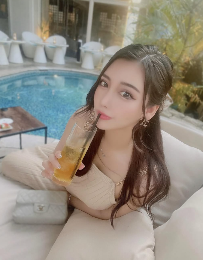 さやかだよ♡